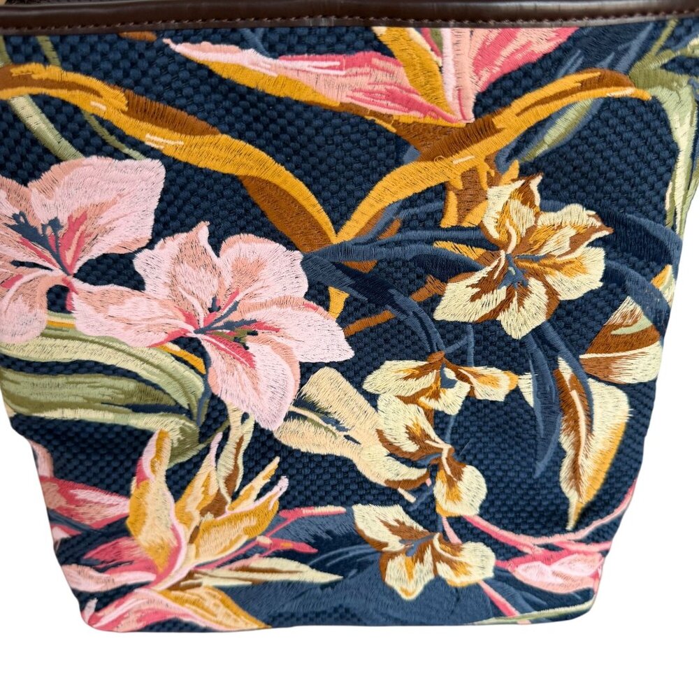 Tommy Bahama Floral Crossbody Bag Embroidered Blue Pink Brown Leather Strap - Picture 10 of 11